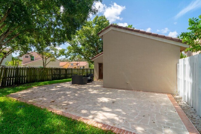 Building Photo - 1217 NW 125th Terrace