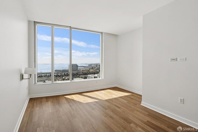 Building Photo - 301 Main St