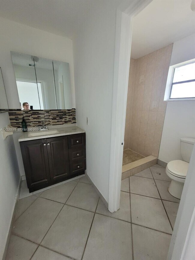 Building Photo - 2438 SW 109th Ct