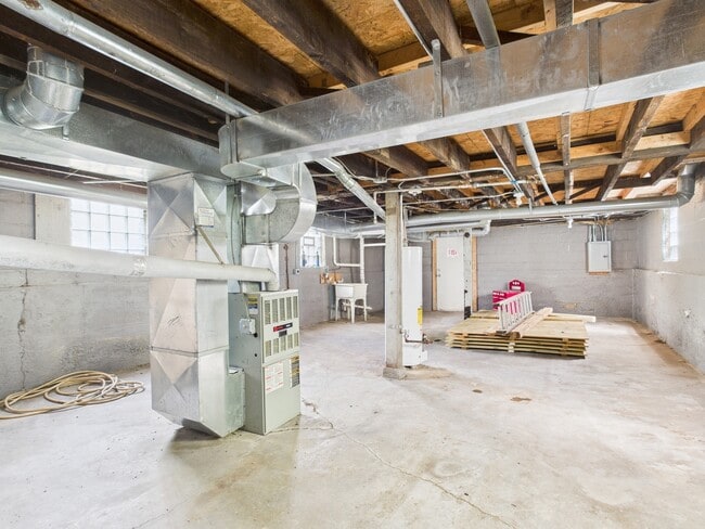 Building Photo - 8535 S Givins Ct