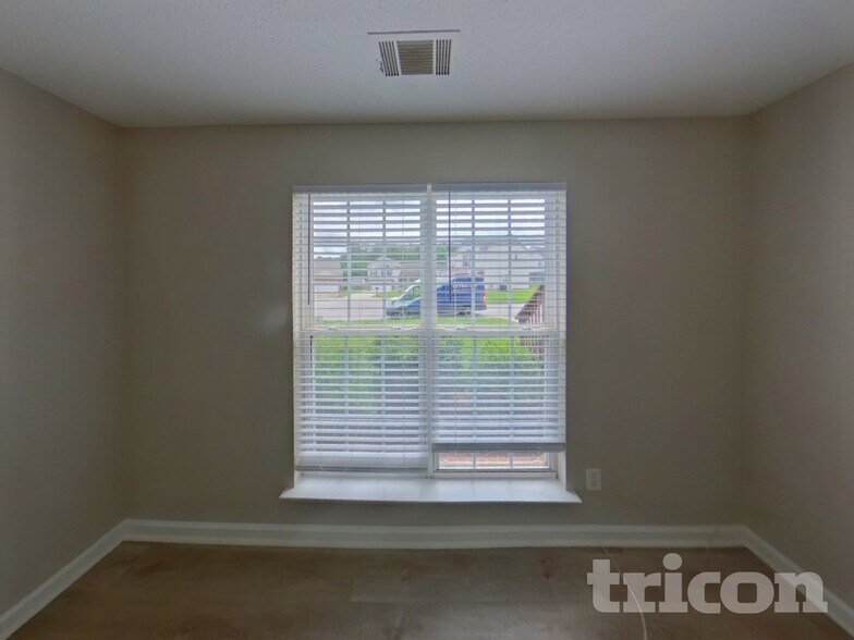 Building Photo - 5741 Amerson Ln