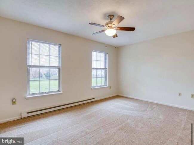 Building Photo - 211 Little River Dr