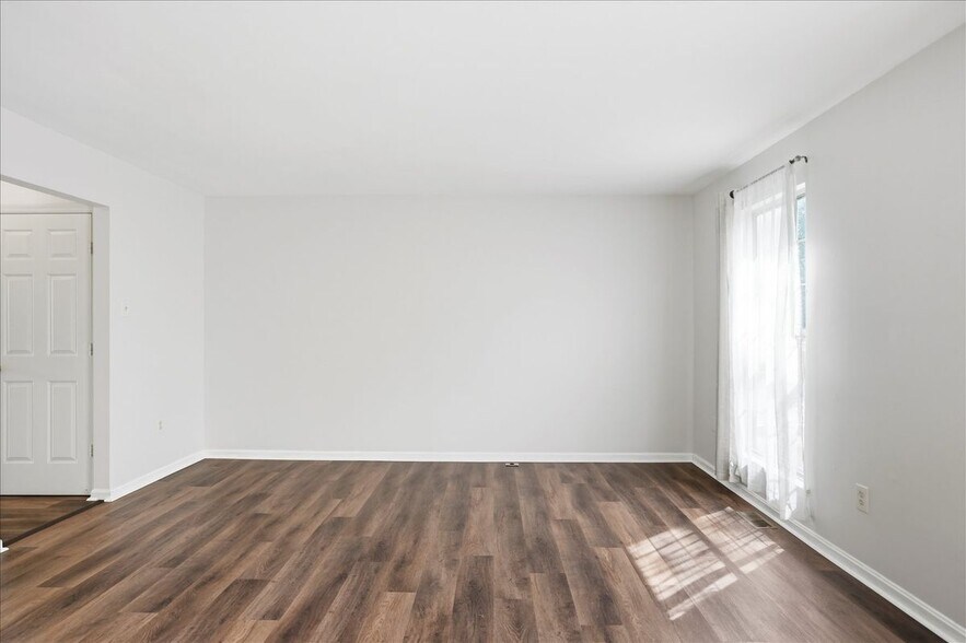 Building Photo - 1810 Bramble Brook Ln