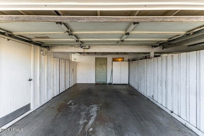 Building Photo - 10362 W Oakmont Dr