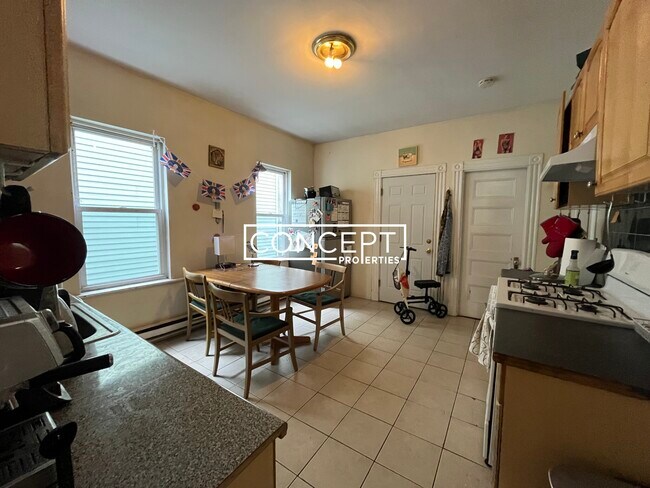 Building Photo - 34 Darling St