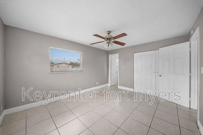 Building Photo - 5458 Fifth Ave