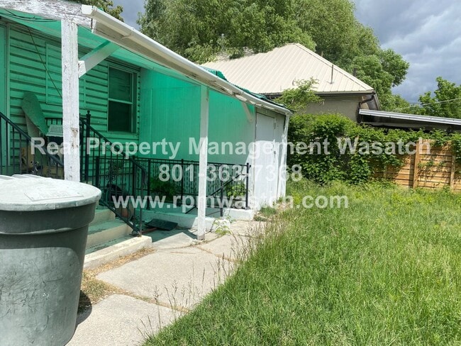 Building Photo - Come See this 1 bedroom 1 bath basement ap...