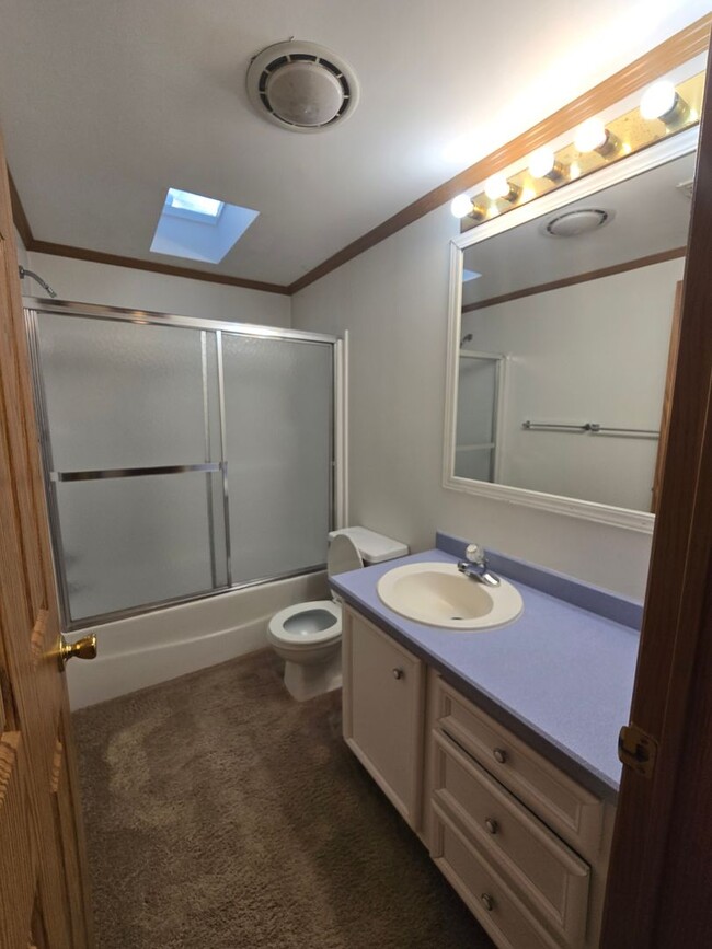 Building Photo - New Listing!!