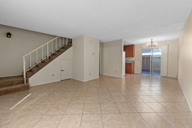 Building Photo - Spacious 3-Bedroom Townhome Near UCSD & UT...
