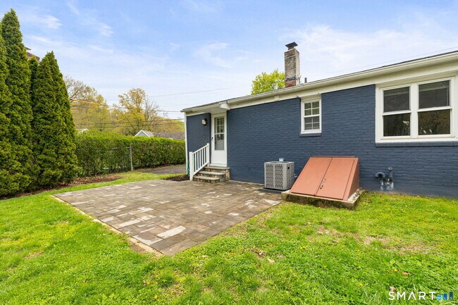 Building Photo - 40 Beacon View Dr