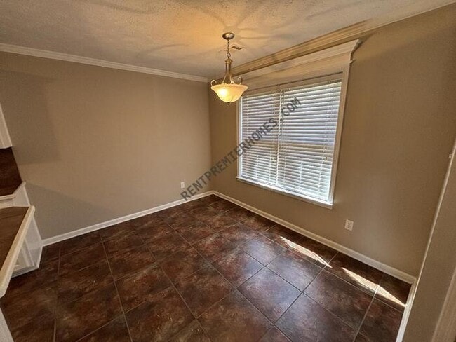 Building Photo - 2805 Southfork Dr