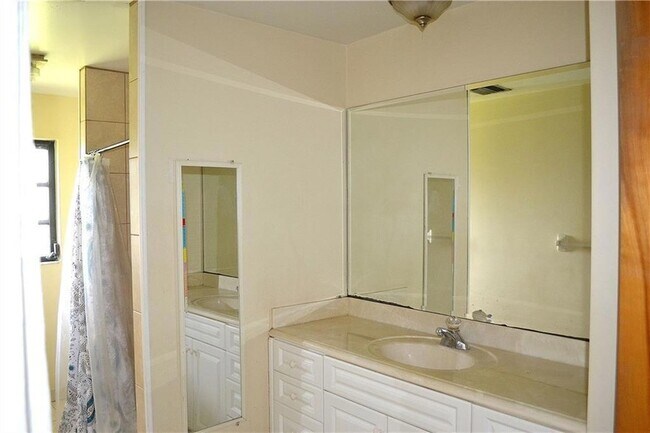 Building Photo - 8701 NW 35th St