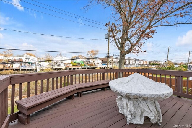 Building Photo - 681 Flanders Dr