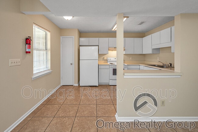 Building Photo - 815 Willow Pointe