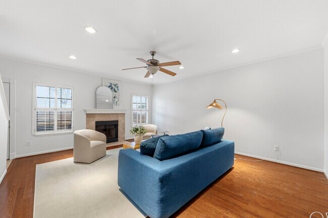Building Photo - 9850 Pagewood Ln