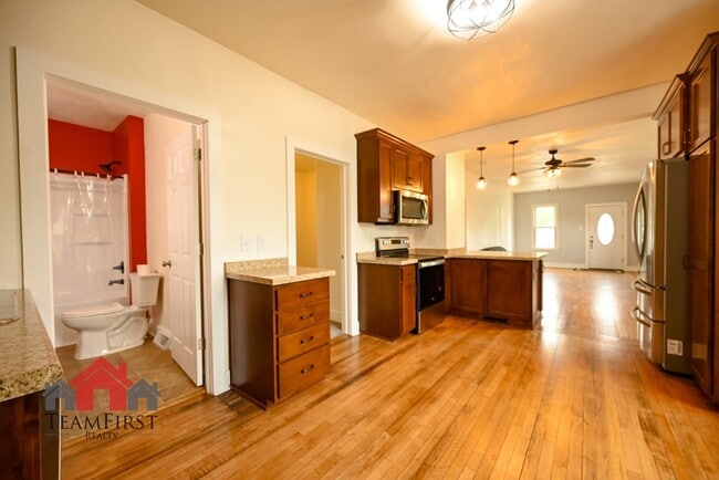 Building Photo - 1115 Cardinal Ln