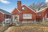 Building Photo - 3155 Hampton Ave