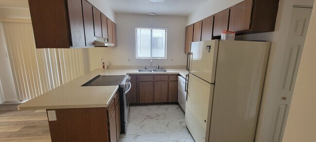 Building Photo - 203 Macon Ave