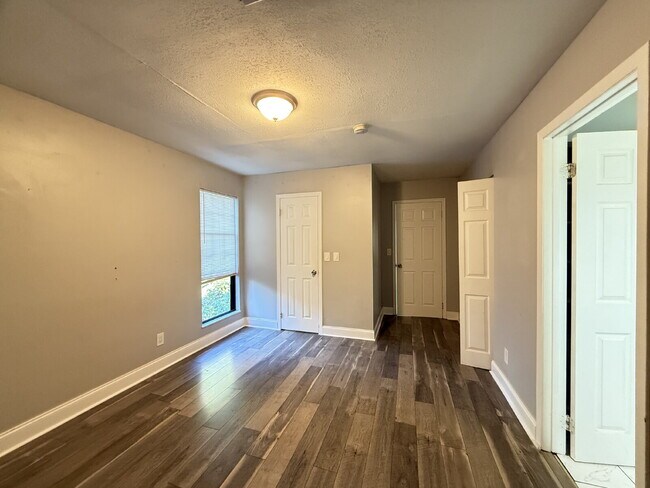 Building Photo - Spacious 1-Bedroom Apartment in West Knoxv...
