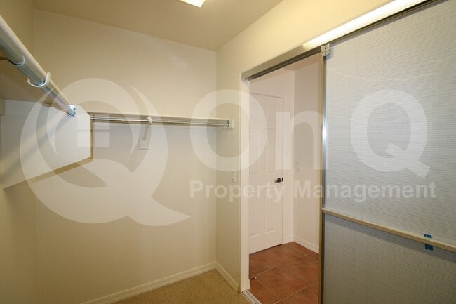 Building Photo - 779 W Calle La Bolita