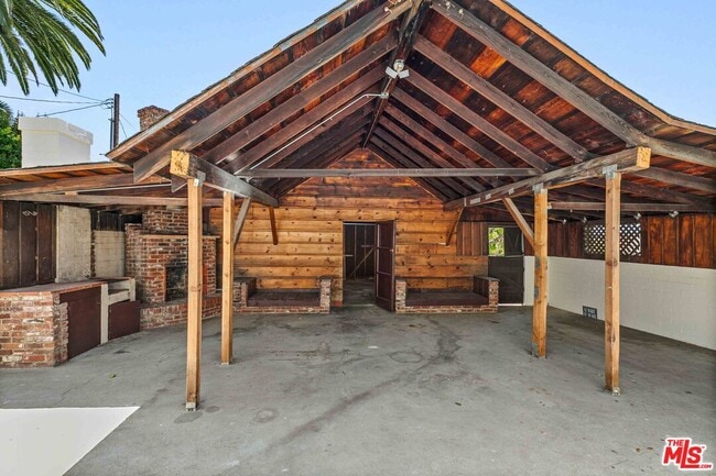 Building Photo - 1722 Bel Aire Dr