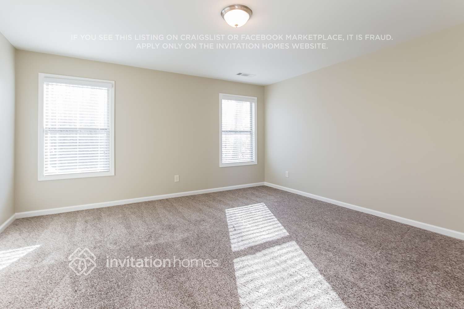 Building Photo - 5735 Aspen Dr