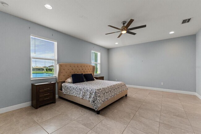 Building Photo - 5827 Inspiration Terrace