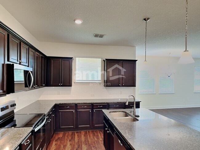 Building Photo - 413 Crestrun Loop