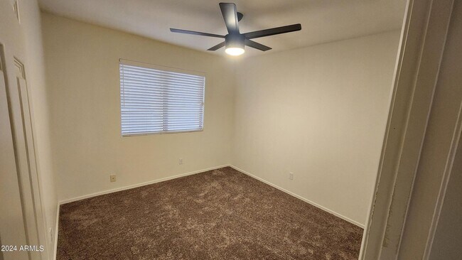 Building Photo - 2050 W Boulder Ct