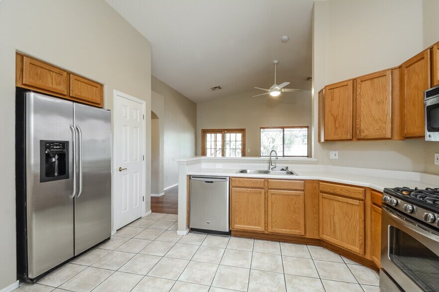 Building Photo - 8506 N Sayante Way