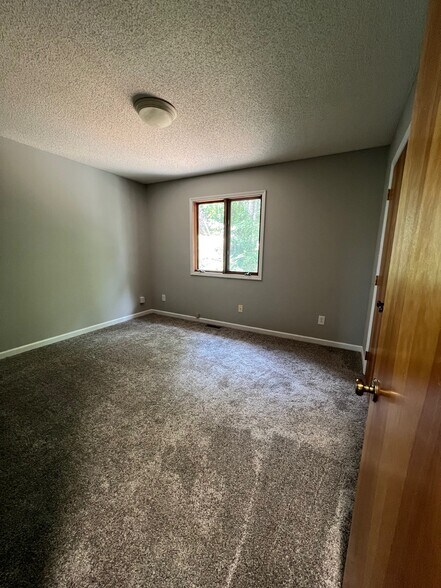 Bedroom 1 - 116 Lookout Dr