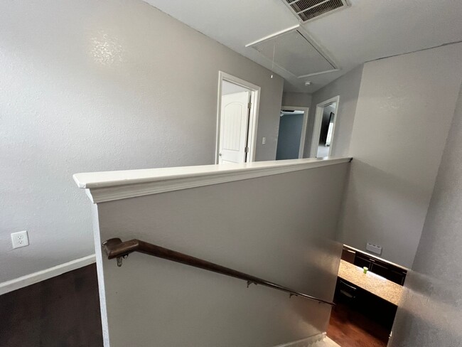 Building Photo - 3 bedroom home in Portmsouth