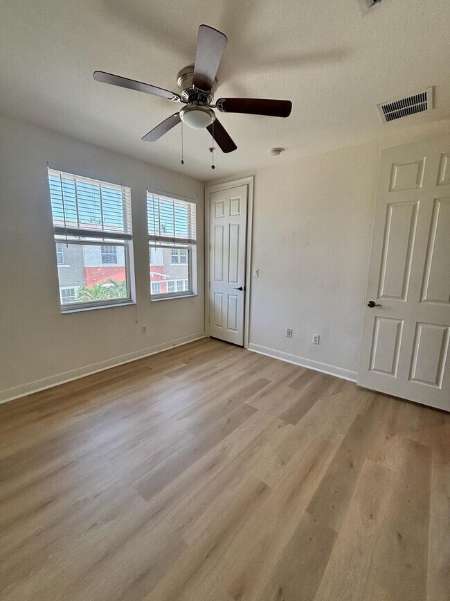 Building Photo - 767 Millbrae Ct