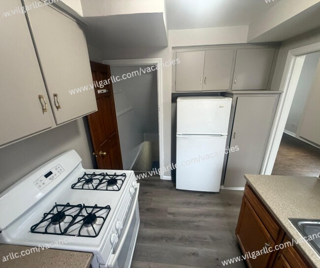 Building Photo - 8137-8137 Hohman Ave