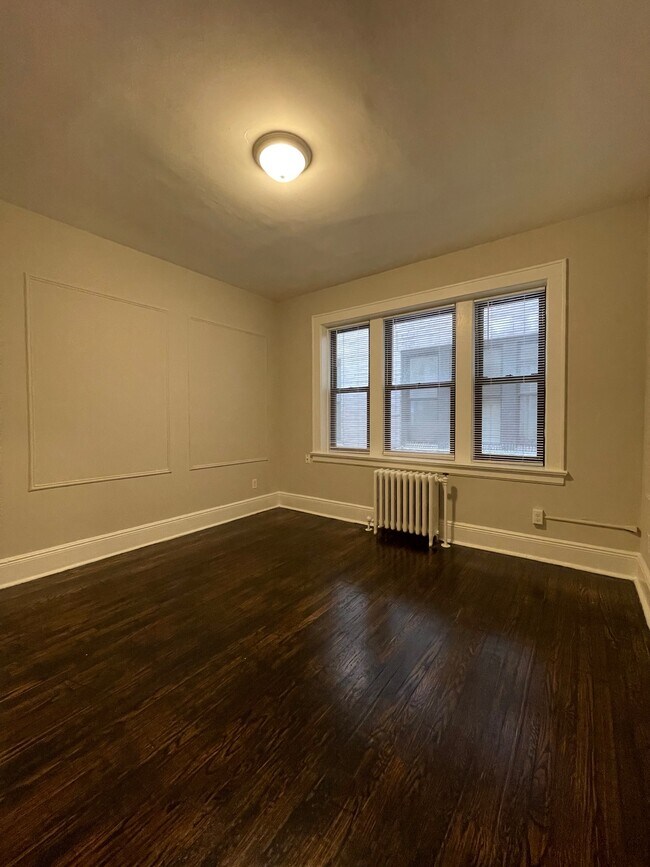 Building Photo - Valley Brook