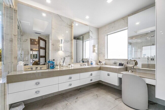 Building Photo - 3506 NW Clubside Cir