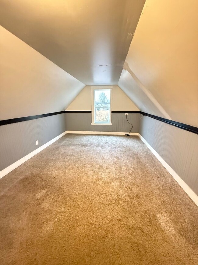 Building Photo - 4bd 1ba Home