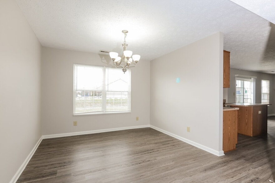 Building Photo - 8124 Painted Pony Dr