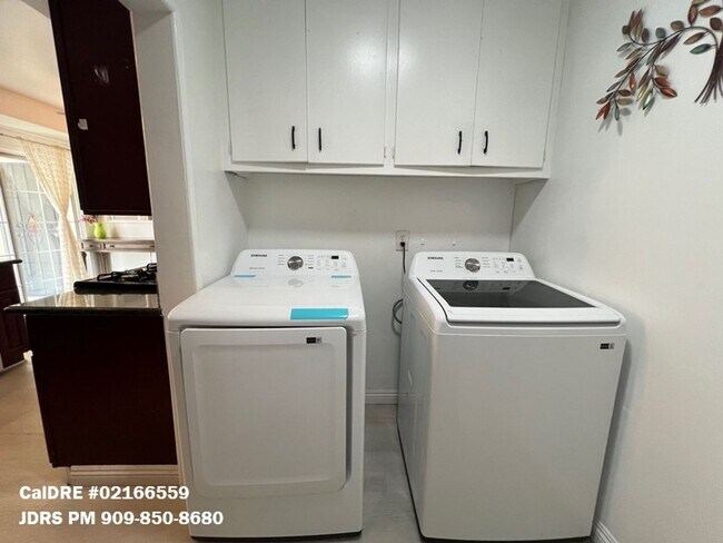 Building Photo - Price Lowered! Arcadia 3 Bedroom Home