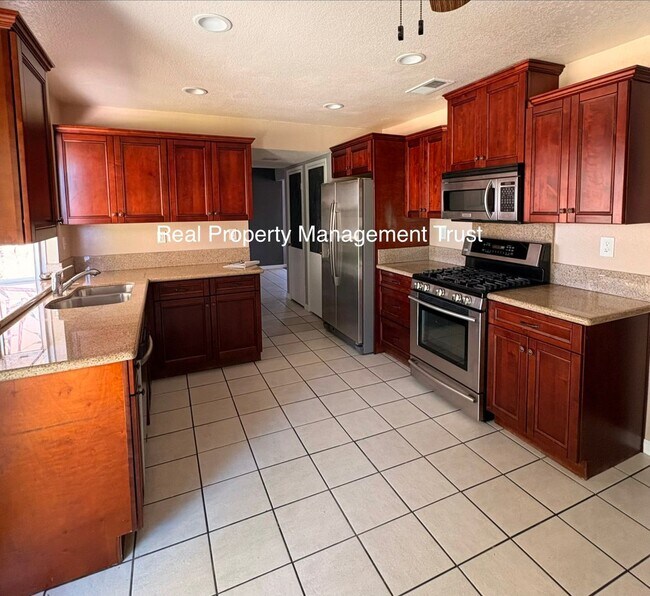 Building Photo - 10779 Anemone Cir