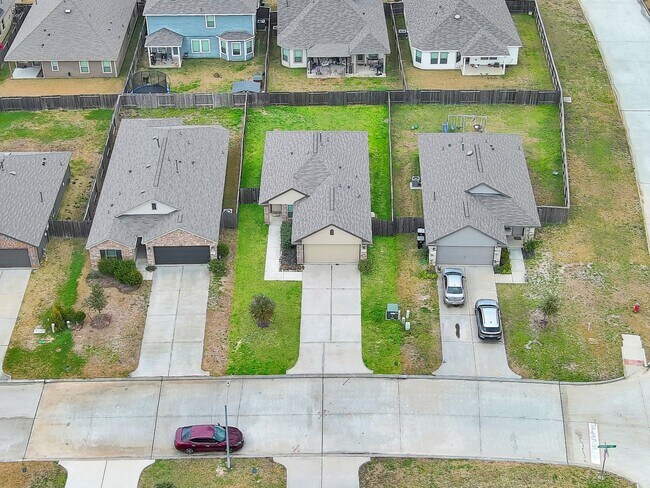 Building Photo - 17607 Longwood Trce Ln