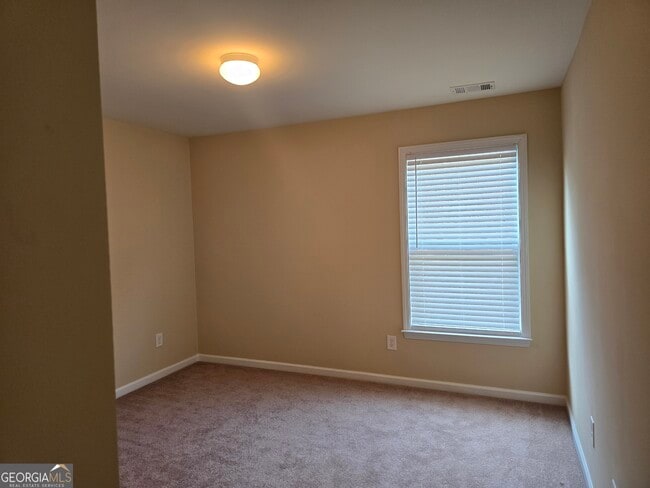 Building Photo - 1313 Stone Bay Dr SW