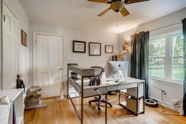 Building Photo - 2050 Sylvania Dr