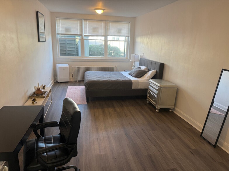 Building Photo - 441 Manor Pl NW