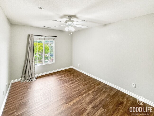 Building Photo - Great 4B/2.5BA House in Vista!