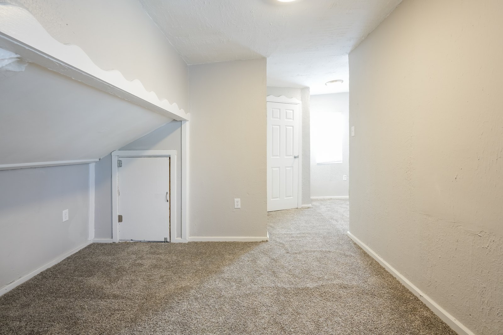 Building Photo - 1138 Queen St