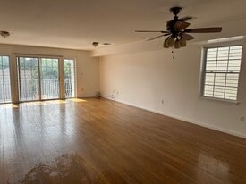 Building Photo - 272 Oraton St