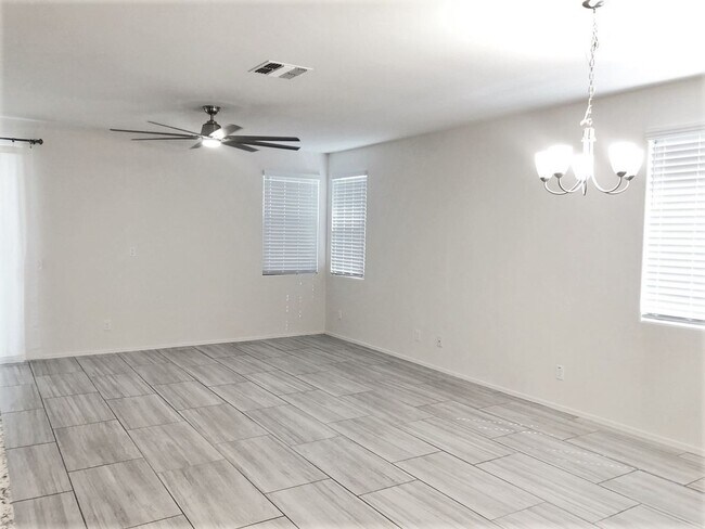 Building Photo - Coming Soon! Stunning 3 bed, 2 bath locate...
