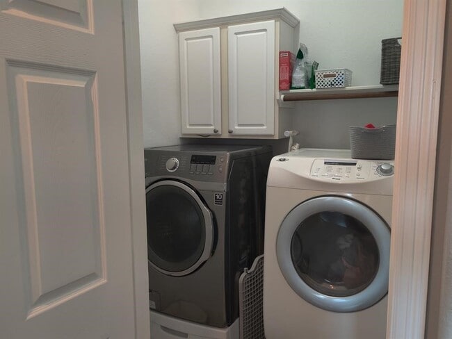 Building Photo - 13401 Indigo Sands Dr