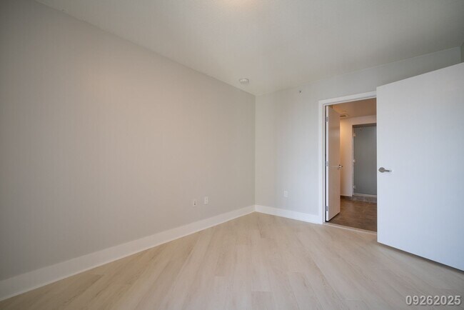 Building Photo - Luxury 3 Bed 2 Bath in the Allure